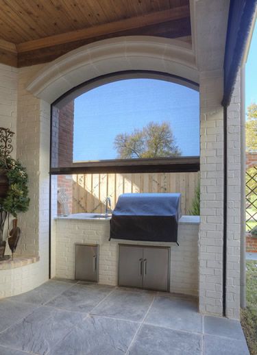 Grosse Pointe interior retractable electric screen